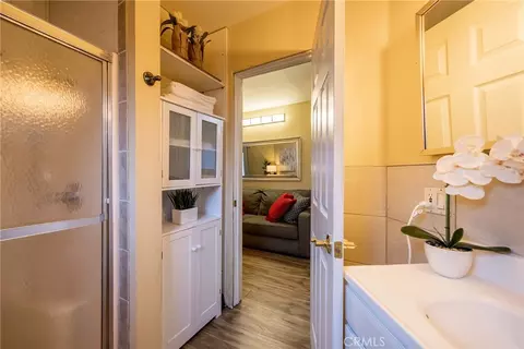 Bath - 351 Pine Ln, Sugarloaf, CA 92386 photo 2 of 5