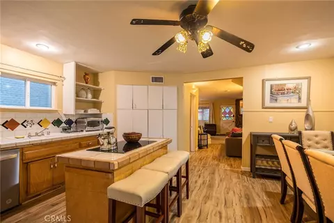Kitchen - 351 Pine Ln, Sugarloaf, CA 92386 photo 4 of 5