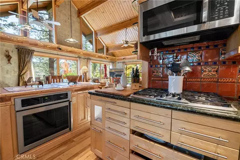 Kitchen - 845 Menlo, Big Bear Lake, CA 92315 photo 2 of 2
