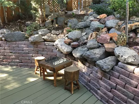 Exterior - 845 Menlo, Big Bear Lake, CA 92315 photo 7 of 9