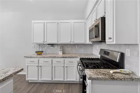 Kitchen - 29115 Whitegate, Highland, CA 92346 photo 3 of 3