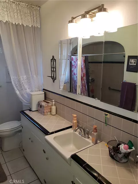 Bath - 12557 5th, Yucaipa, CA 92399 photo 1 of 1