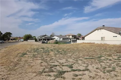 14354 Ironsides, Helendale, CA 92342