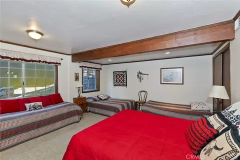 Bedroom - 691 Cottage Grove Rd, Lake Arrowhead, CA 92352 photo 1 of 7