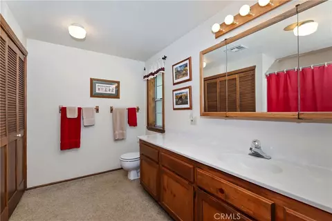 Bath - 691 Cottage Grove Rd, Lake Arrowhead, CA 92352 photo 2 of 2