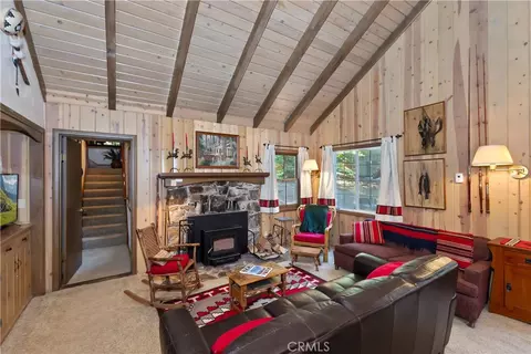 Living - 691 Cottage Grove Rd, Lake Arrowhead, CA 92352 photo 2 of 3