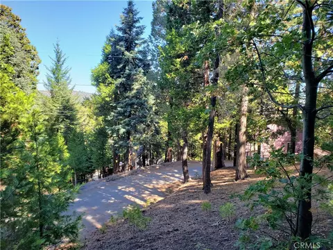 330 Castle Gate Rd, Lake Arrowhead, CA 92352