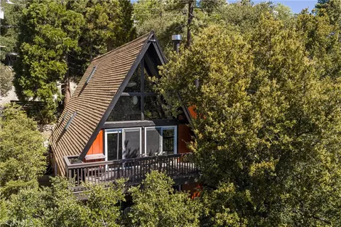 26569 Amador Ln, Lake Arrowhead, CA 92352