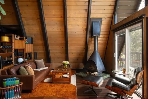 26569 Amador Ln, Lake Arrowhead, CA 92352