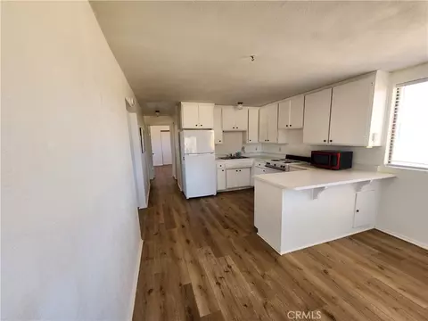 Kitchen - 1050 Alta Ave, Landers, CA 92285 photo 1 of 2