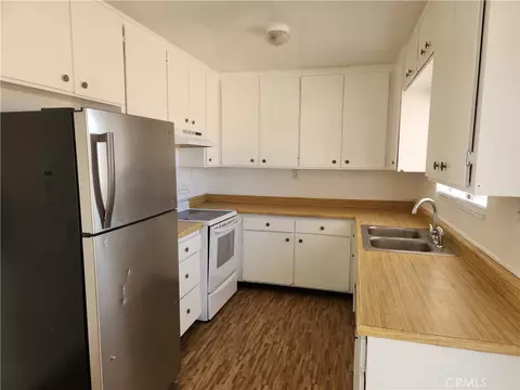 Kitchen - 1050 Alta Ave, Landers, CA 92285 photo 2 of 2