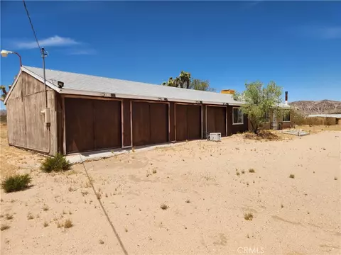 Exterior - 1050 Alta Ave, Landers, CA 92285 photo 3 of 8