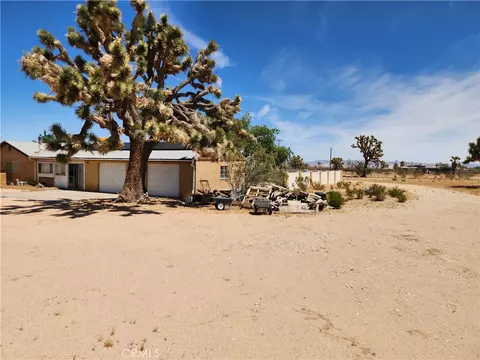 Exterior - 1050 Alta Ave, Landers, CA 92285 photo 8 of 8