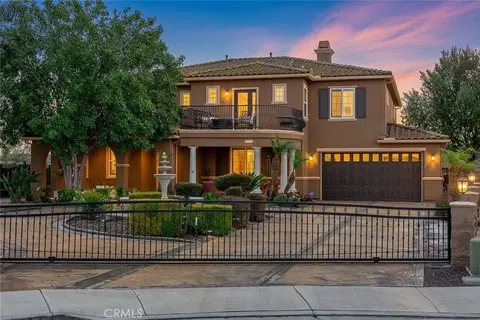8224 Fieldstream Ct, Eastvale, CA 92880