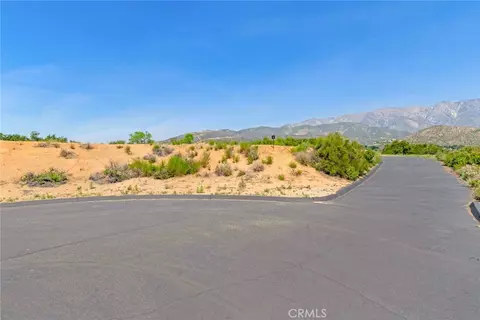 7055 Royal View Ct, Yucaipa, CA 92399