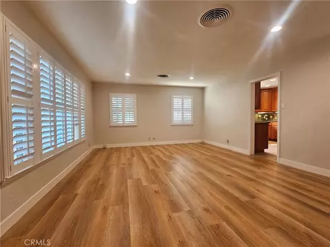 Living - 546 North Pl, Redlands, CA 92373 photo 3 of 11