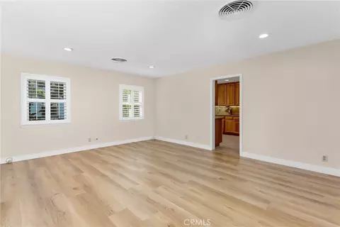 Living - 546 North Pl, Redlands, CA 92373 photo 2 of 11