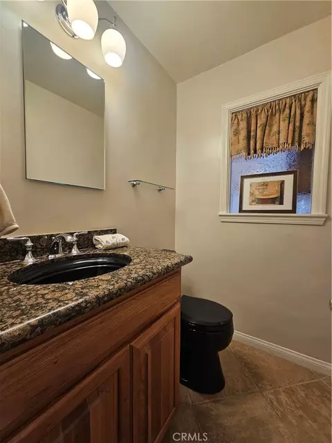 Bath - 546 North Pl, Redlands, CA 92373 photo 1 of 4