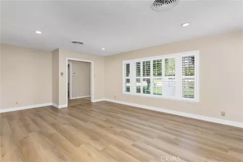 Living - 546 North Pl, Redlands, CA 92373 photo 4 of 11
