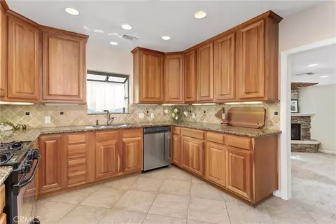 Kitchen - 546 North Pl, Redlands, CA 92373 photo 1 of 4