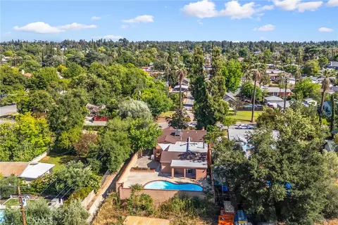 View/Area - 546 North Pl, Redlands, CA 92373 photo 2 of 4