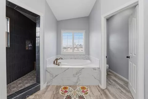 Bath - 856 Harness, Norco, CA 92860 photo 3 of 5