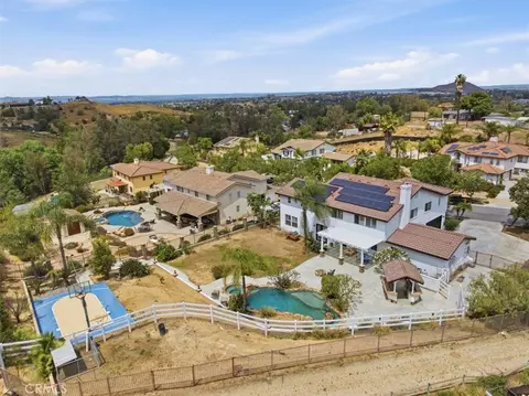 View/Area - 856 Harness, Norco, CA 92860 photo 2 of 12