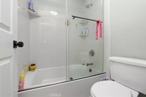 Bath - 856 Harness, Norco, CA 92860 photo 6 of 6