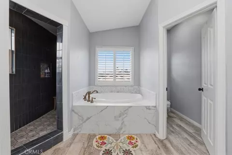 Bath - 856 Harness, Norco, CA 92860 photo 3 of 4