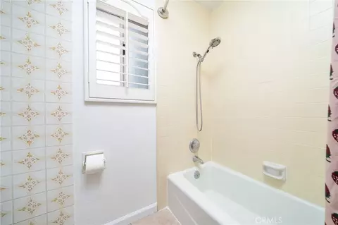 Bath - 13333 5th, Yucaipa, CA 92399 photo 2 of 4