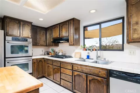 Kitchen - 13333 5th, Yucaipa, CA 92399 photo 3 of 4