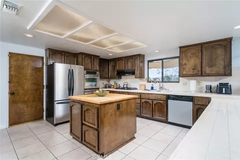 Kitchen - 13333 5th, Yucaipa, CA 92399 photo 2 of 4