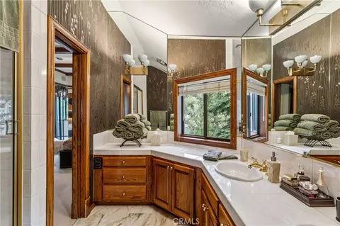 Bath - 27563 W Shore Rd, Lake Arrowhead, CA 92352 photo 2 of 4