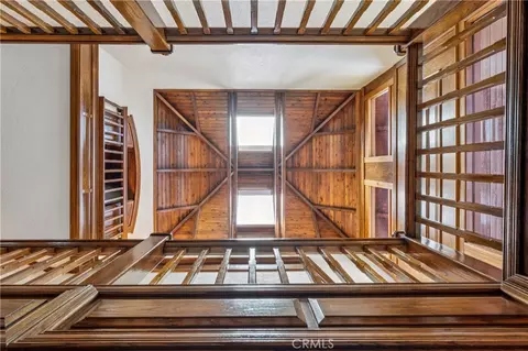 Entry Way - 27563 W Shore Rd, Lake Arrowhead, CA 92352 photo 1 of 3