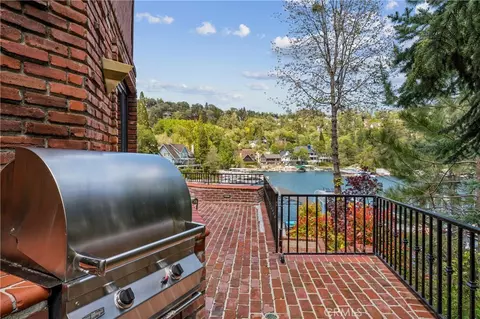 Exterior - 27563 W Shore Rd, Lake Arrowhead, CA 92352 photo 7 of 12