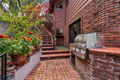 Exterior - 27563 W Shore Rd, Lake Arrowhead, CA 92352 photo 6 of 12