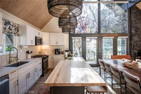 Kitchen - 1145 Voltaire, Lake Arrowhead, CA 92352 photo 1 of 3