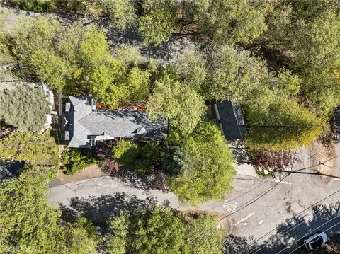 View/Area - 373 John Muir, Lake Arrowhead, CA 92352 photo 1 of 4