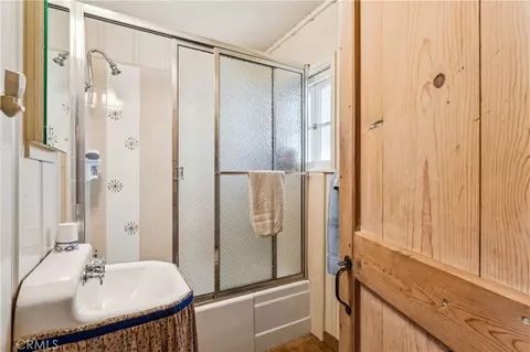 Bath - 373 John Muir, Lake Arrowhead, CA 92352 photo 1 of 4