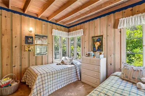 Bedroom - 373 John Muir, Lake Arrowhead, CA 92352 photo 4 of 9