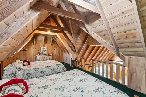 Bedroom - 373 John Muir, Lake Arrowhead, CA 92352 photo 2 of 9