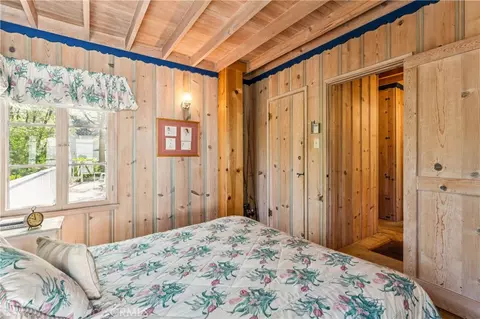 Bedroom - 373 John Muir, Lake Arrowhead, CA 92352 photo 6 of 9