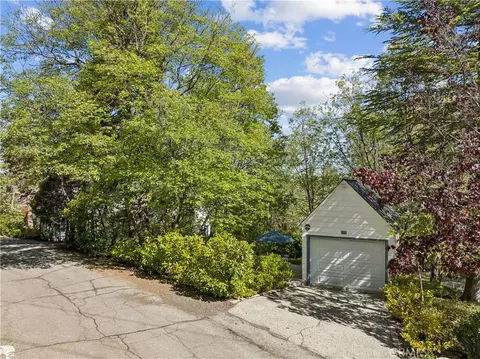 Exterior - 373 John Muir, Lake Arrowhead, CA 92352 photo 10 of 14