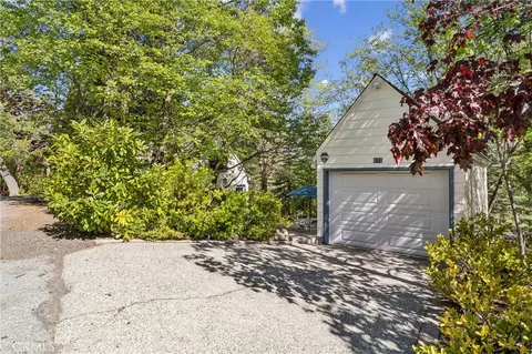 Exterior - 373 John Muir, Lake Arrowhead, CA 92352 photo 8 of 14