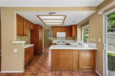 Kitchen - 10173 Shale Ln, Mentone, CA 92359 photo 1 of 5