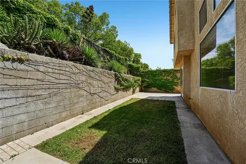 Exterior - 10173 Shale Ln, Mentone, CA 92359 photo 7 of 15
