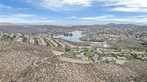9 Via Del Lago, Lake Elsinore, CA 92532