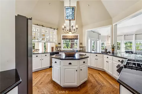 Kitchen - 26166 Circle Dr, Lake Arrowhead, CA 92352 photo 2 of 3
