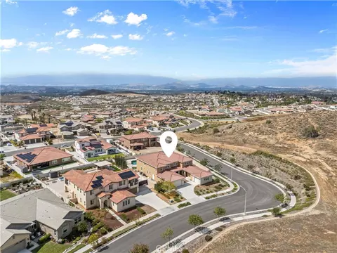 View/Area - 17151 Cambria Ct, Riverside, CA 92503 photo 2 of 4