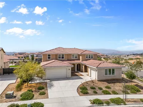 Exterior - 17151 Cambria Ct, Riverside, CA 92503 photo 2 of 8